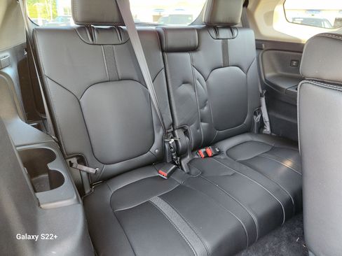Used 2025 Honda Pilot Touring image 17