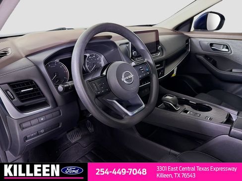 Used 2023 Nissan Rogue SV FWD image 11