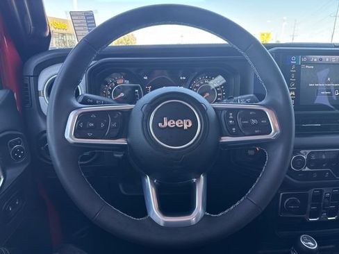 Used 2025 Jeep Wrangler Unlimited Sahara AWD/4WD image 14