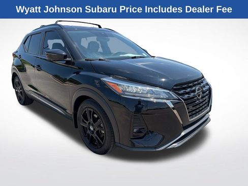 Used 2021 Nissan Kicks SR w/ SR Premium Package FWD image 14