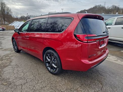 New 2026 Chrysler Pacifica Select w/ S Appearance Package AWD/4WD image 6