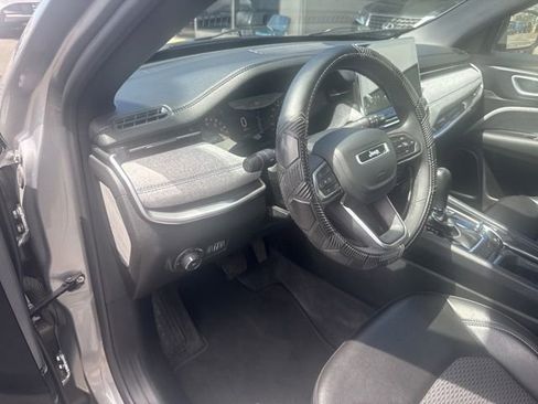Used 2023 Jeep Compass Latitude AWD/4WD image 37