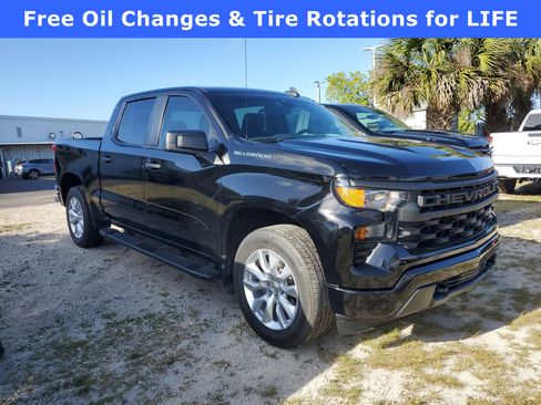 Used 2024 Chevrolet Silverado 1500 Custom image 1