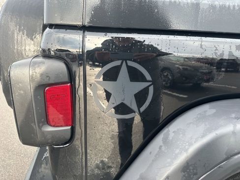 Used 2020 Jeep Wrangler Unlimited Freedom Edition image 29