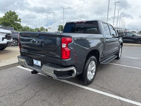Used 2022 Chevrolet Silverado 1500 LTZ w/ LTZ Premium Package AWD/4WD image 3
