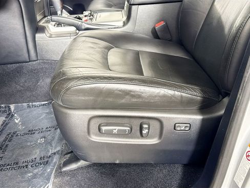 Used 2016 Toyota Land Cruiser image 25