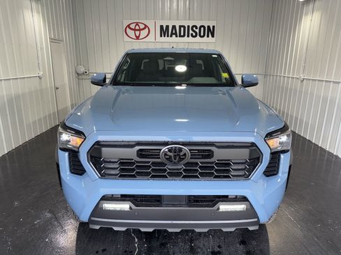 New 2026 Toyota Tacoma TRD Off-Road w/ TRD Off Road Upgrade Package AWD/4WD image 5