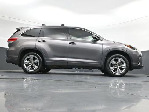 Used 2018 Toyota Highlander Limited AWD/4WD image 31
