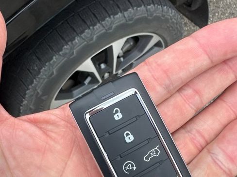 Used 2023 Jeep Grand Cherokee L Overland AWD/4WD image 6