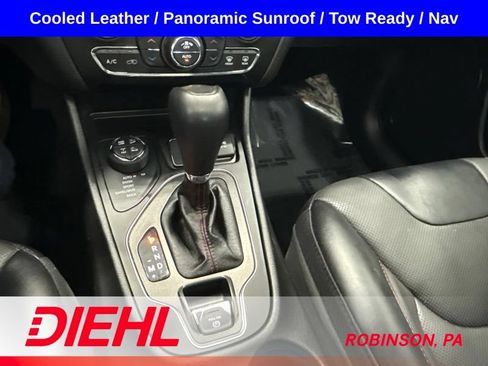 Used 2022 Jeep Cherokee Trailhawk w/ Sun, Sound & Nav Group AWD/4WD image 39