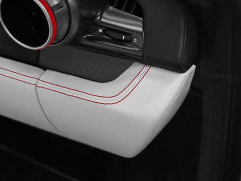 Used 2022 Ferrari F8 Tributo RWD image 33