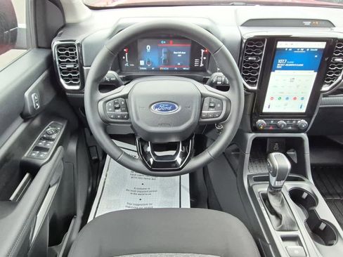 Used 2025 Ford Ranger XLT w/ Technology Package image 8