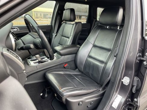 Used 2020 Jeep Grand Cherokee Limited image 18