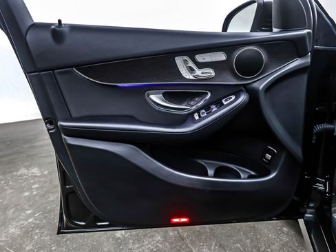 Used 2022 Mercedes-Benz GLC 300 image 21