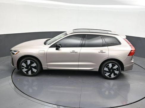 Used 2025 Volvo XC60 T8 Plus w/ Protection Package Premier AWD/4WD image 11