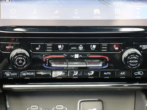 New 2024 Jeep Grand Cherokee L Limited w/ Luxury Tech Group II image 12