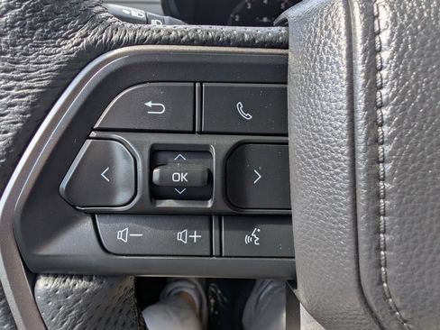 Used 2025 Toyota Tacoma TRD Sport AWD/4WD image 23