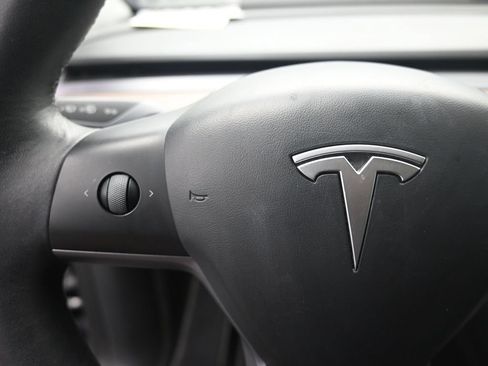 Used 2023 Tesla Model Y Long Range AWD/4WD image 14
