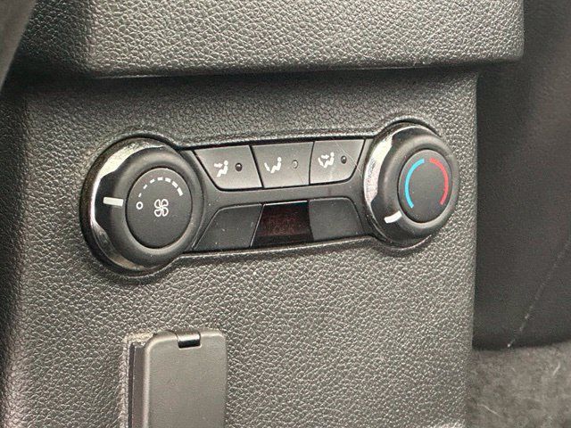 Used 2014 Ford Explorer XLT w/ Equipment Group 202A AWD/4WD image 29