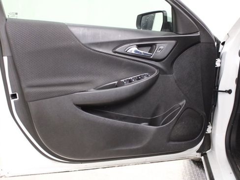 Used 2023 Chevrolet Malibu LT image 17