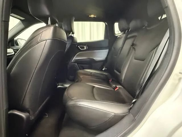 Used 2025 Jeep Compass Limited AWD/4WD image 22
