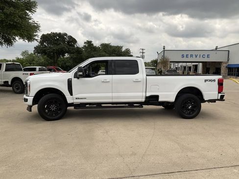 Used 2025 Ford F250 XLT w/ Black Appearance Package AWD/4WD image 3