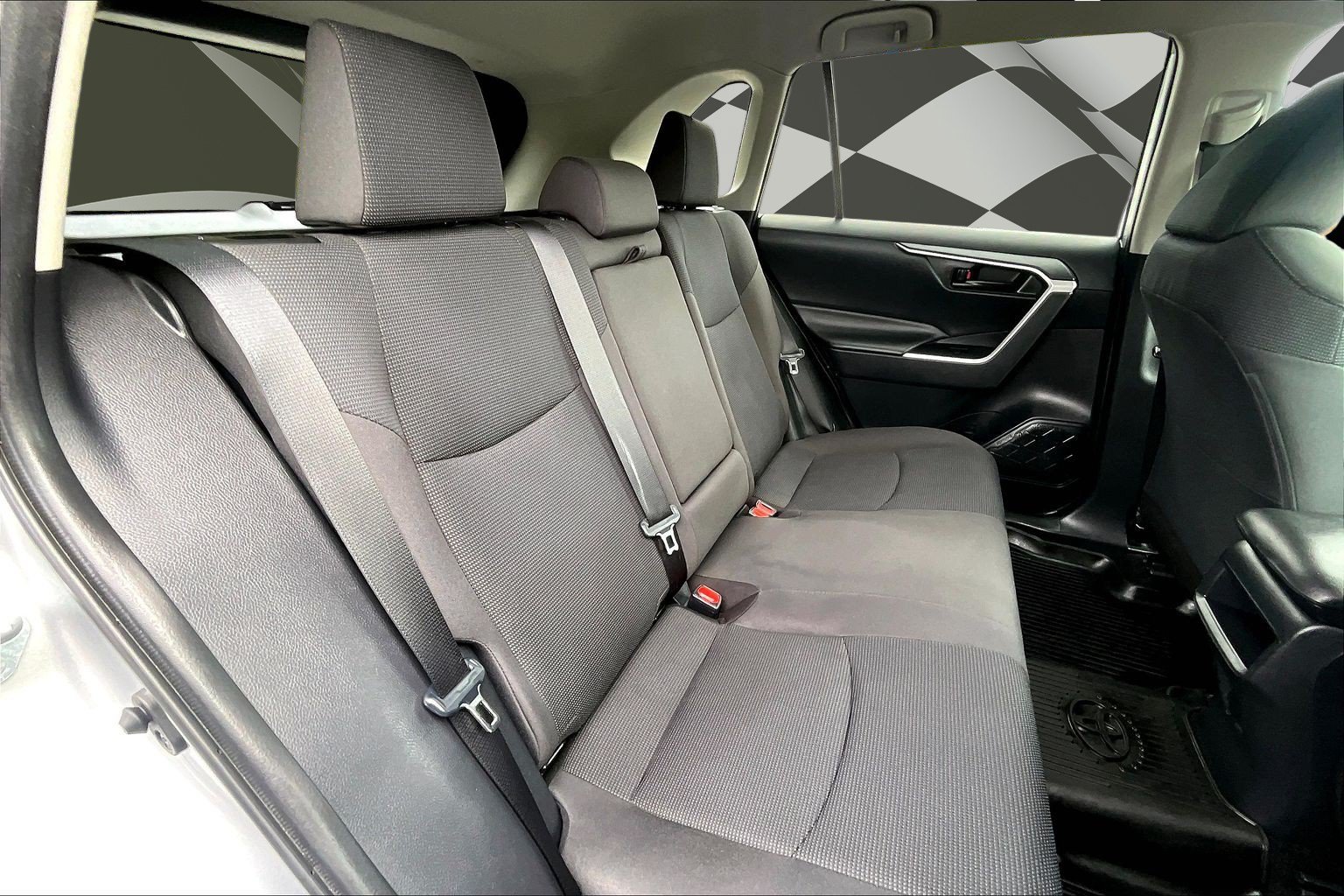Used 2019 Toyota RAV4 LE AWD/4WD image 29
