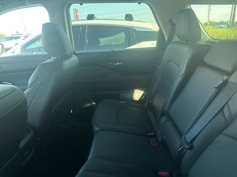 Certified 2025 Nissan Pathfinder SL AWD/4WD image 33