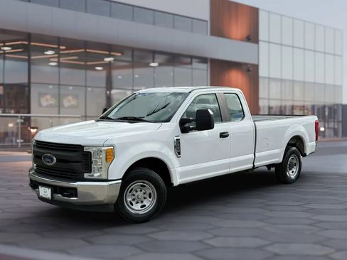 Used 2017 Ford F250 XL w/ XL Value Package RWD image 3