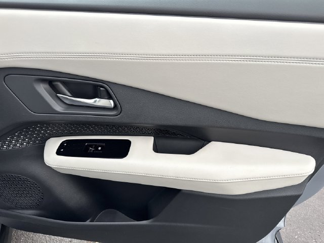 Certified 2024 Nissan Ariya AWD image 28