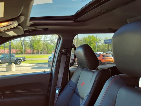 Used 2024 Dodge Durango R/T w/ Tow 'N Go Package AWD/4WD image 8