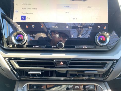 Used 2025 Lexus TX 500h AWD image 29