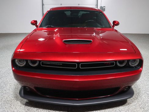 Used 2022 Dodge Challenger R/T image 4