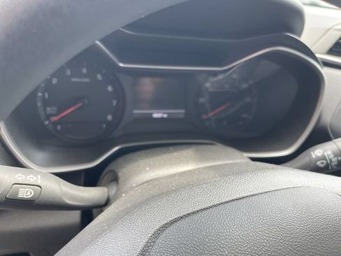 Used 2023 Chevrolet TrailBlazer LS FWD image 2