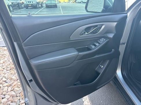 Used 2024 Chevrolet Traverse LT image 13