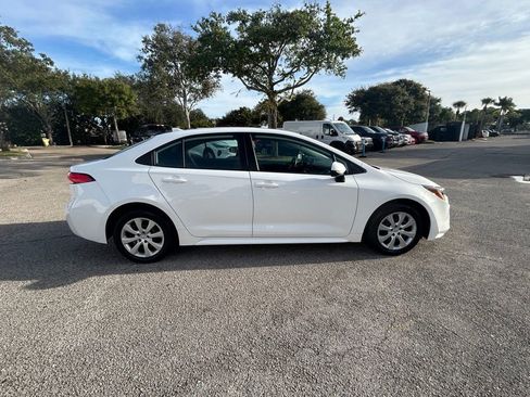 Used 2024 Toyota Corolla LE image 3