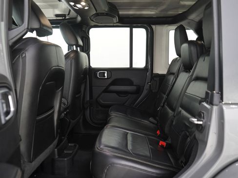 Used 2021 Jeep Wrangler Unlimited Sahara w/ Uconnect 4C Nav & Sound Group AWD/4WD image 14