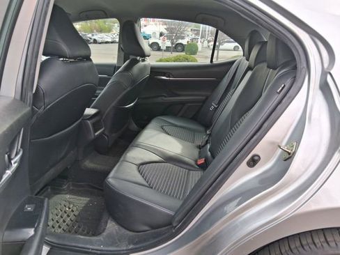 Used 2020 Toyota Camry SE w/ Carpet Mat Package image 6