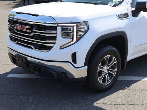Used 2025 GMC Sierra 1500 SLT AWD/4WD image 6
