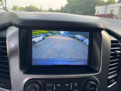 Used 2020 Chevrolet Suburban LT AWD/4WD image 17