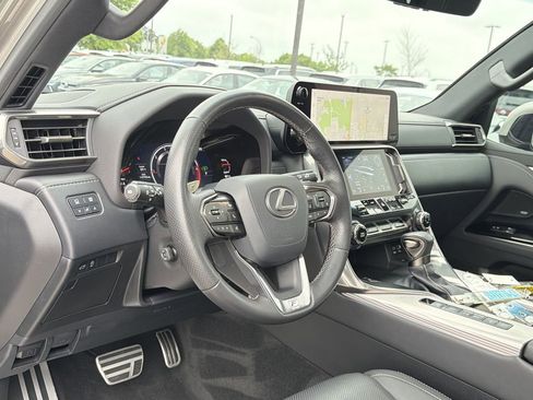 Used 2024 Lexus LX 600 F Sport image 10