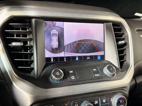 Used 2023 GMC Acadia SLT w/ Technology Package FWD image 23