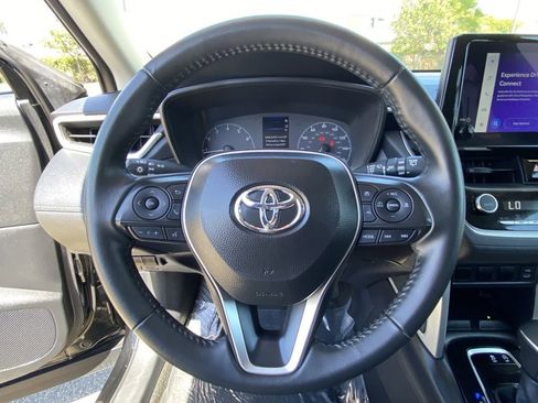 Certified 2025 Toyota Corolla Cross LE image 26