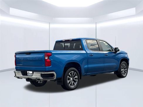 Used 2023 Chevrolet Silverado 1500 LT w/ Z71 Off-Road Package AWD/4WD image 6