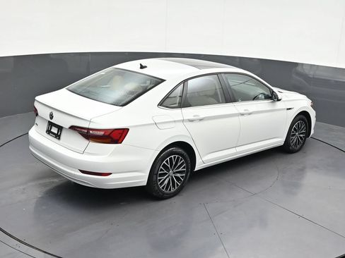 Used 2019 Volkswagen Jetta SEL w/ Cold Weather Package FWD image 19