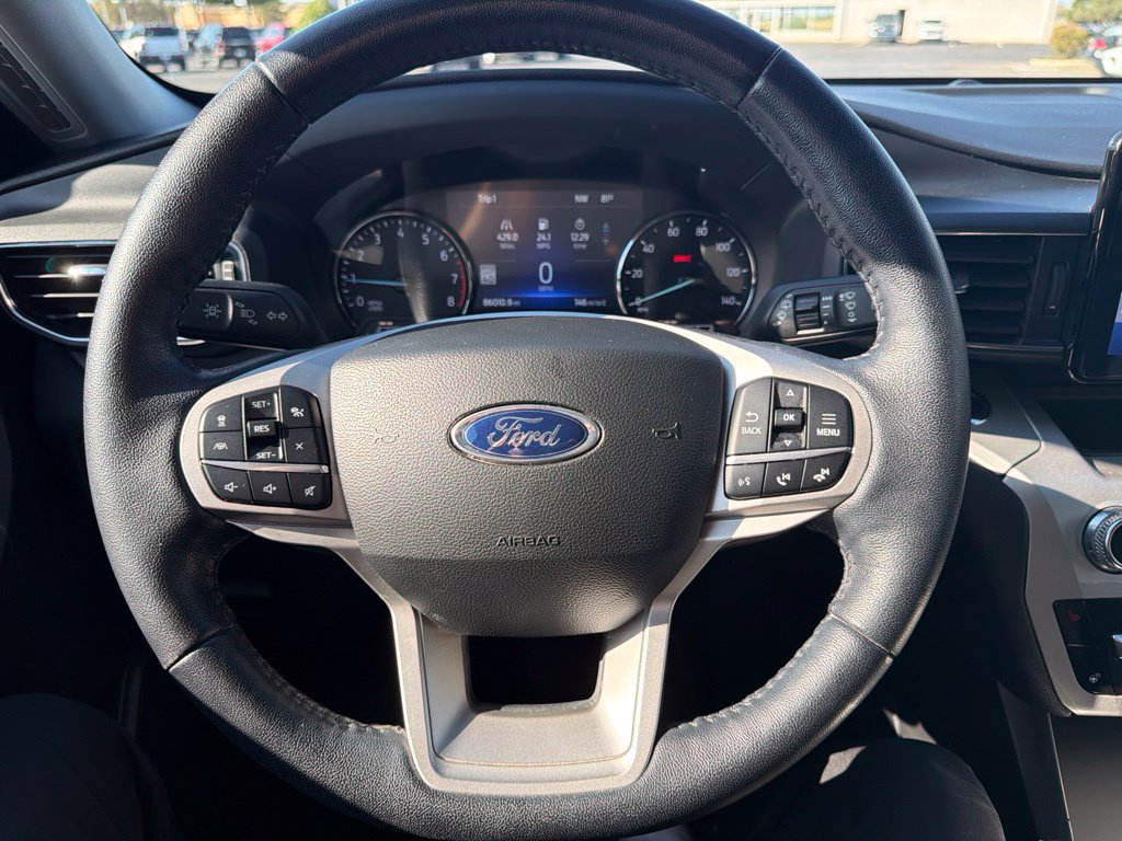 Used 2022 Ford Explorer XLT w/ Equipment Group 202A RWD image 16