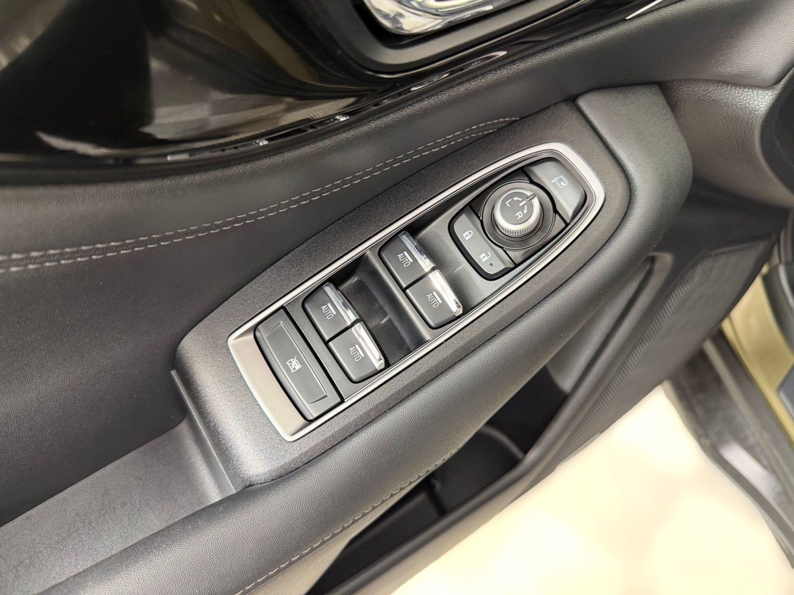 Used 2025 Subaru Outback Touring XT AWD/4WD image 14