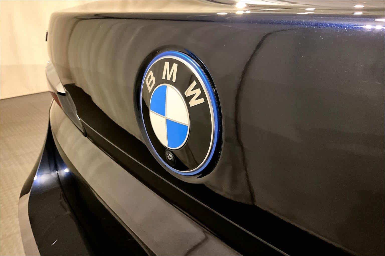 Used 2024 BMW i7 xDrive60 AWD/4WD image 32