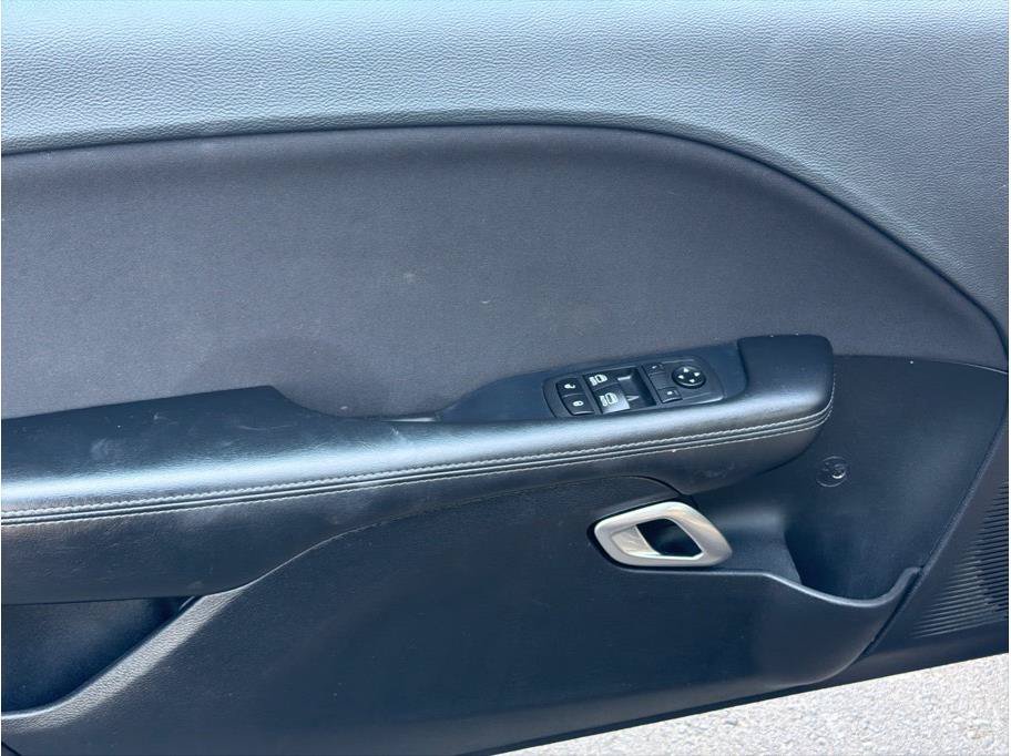 Used 2019 Dodge Challenger R/T RWD image 10