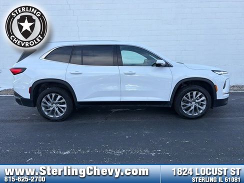 Used 2025 Buick Enclave Preferred image 6